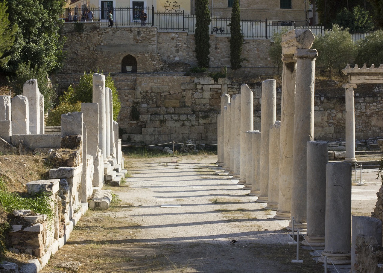 Vista de la antigua ágora griega, centro de la vida cívica y económica en las ciudades-estado.